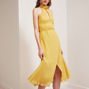 BRAND NEW: Lulu's Golden Yellow Pleated Midi Dress